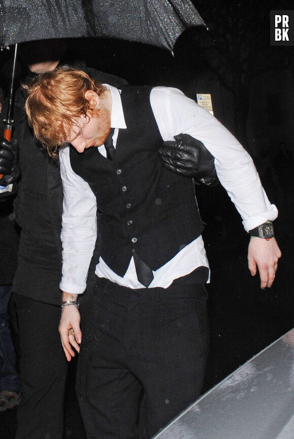 Ed Sheeran bourré après une after-party des Brit Awards 2015 le 26 février à Londres