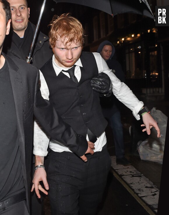 Ed Sheeran bourré après les Brit Awards 2015 le 26 février à Londres
