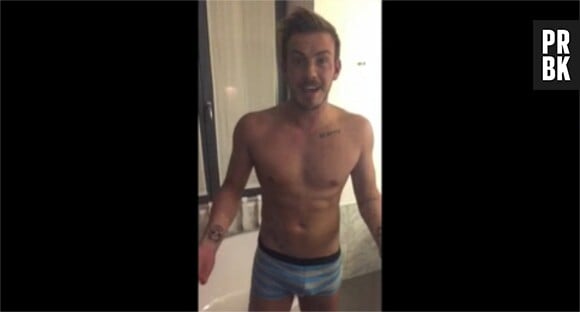 Julien Bert en boxer dans une vidéo qui buzze sur Snapchat