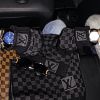 Tarek Benattia adore exhiber ses produits Louis Vuitton sur Instagram