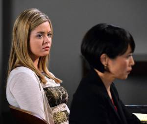 Pretty Little Liars saison 5, épisode 24 : Alison sur une photo