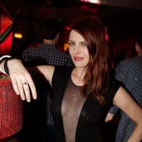 Elodie Frégé topless pour Hipster Magazine : tétons à l&#039;air et shooting sexy