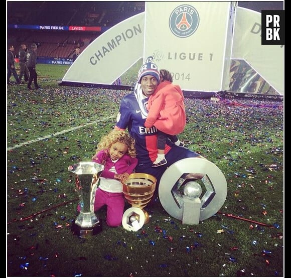 Blaise Matuidi et ses filles fêtent le titre de champion de France du PSG en 2014