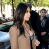 Kim Kardashian en soutien-gorge à Paris, le 14 avril 2015