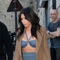 Kim Kardashian sexy à Paris : soutien-gorge de sortie pour une session shopping