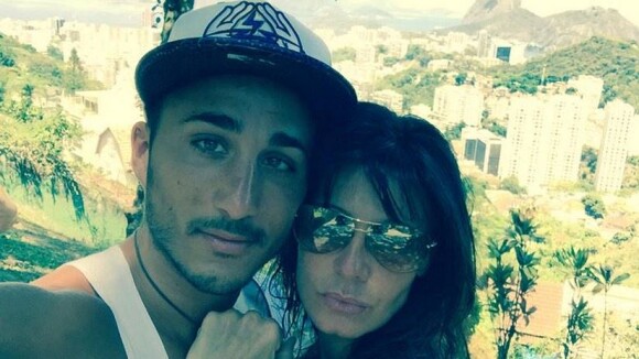 Vivian (Les Anges 7) : une nuit torride avec Nathalie après un booking ?