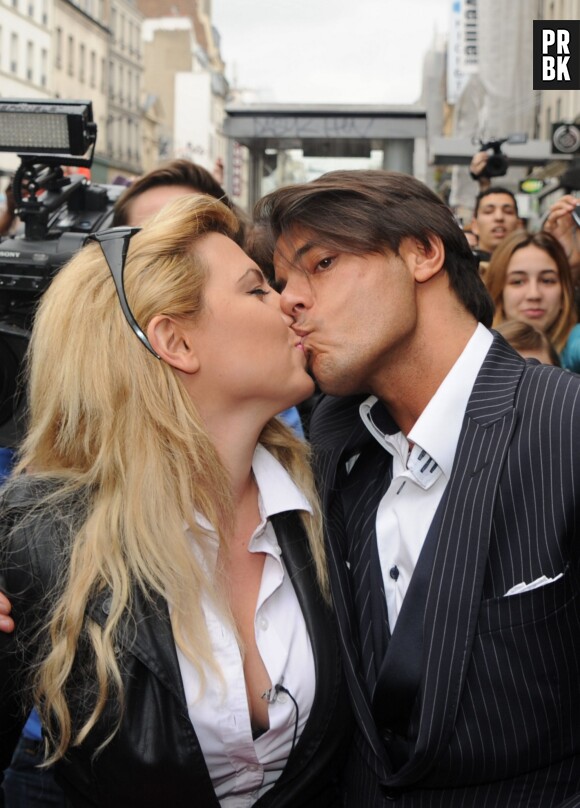 Giuseppe et Cindy Lopes en couple pendant Carré Viiip, le 30 mars 2011 à Paris