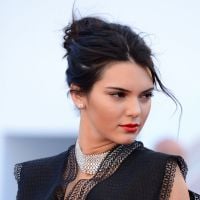 Kendall Jenner reine du tapis rouge de Cannes en jupe longue Alaïa