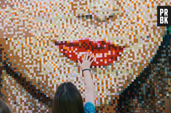 Une mosaïque représentant Taylor Swift a été installée dans l'enceinte du parc d'attraction LEGOLAND Windsor, en Angleterre