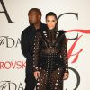 Kim Kardashian enceinte et Kanye West aux CFDA Fashion Awards le 1er juin 2015 à New York
