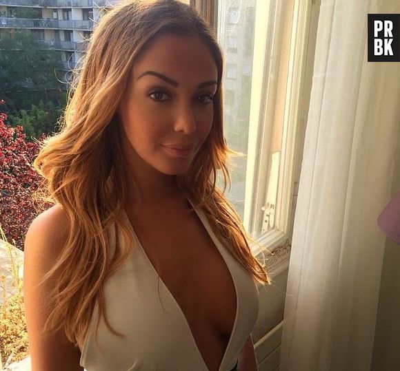 Nabilla Benattia blonde avant son changement de look