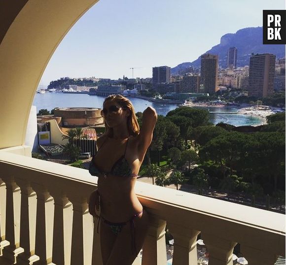 Nabilla Benattia blonde avant son changement de look