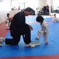 Trop mignon : ce bout de chou qui apprend le taekwondo va vous faire fondre