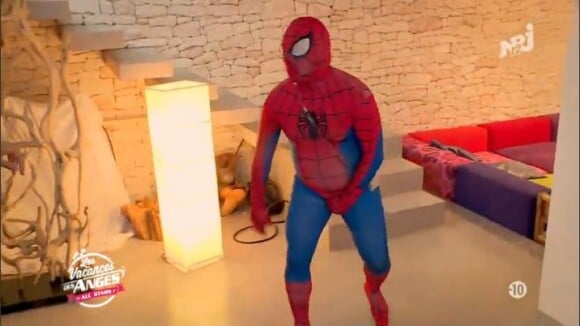 Kamel (Les Anges All Stars) déguisé en "Spider-Man du bled": il a pris cher Peter Parker
