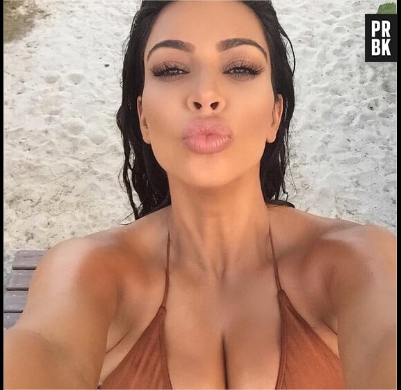 Kim Kardashian : selfie sexy et décolleté