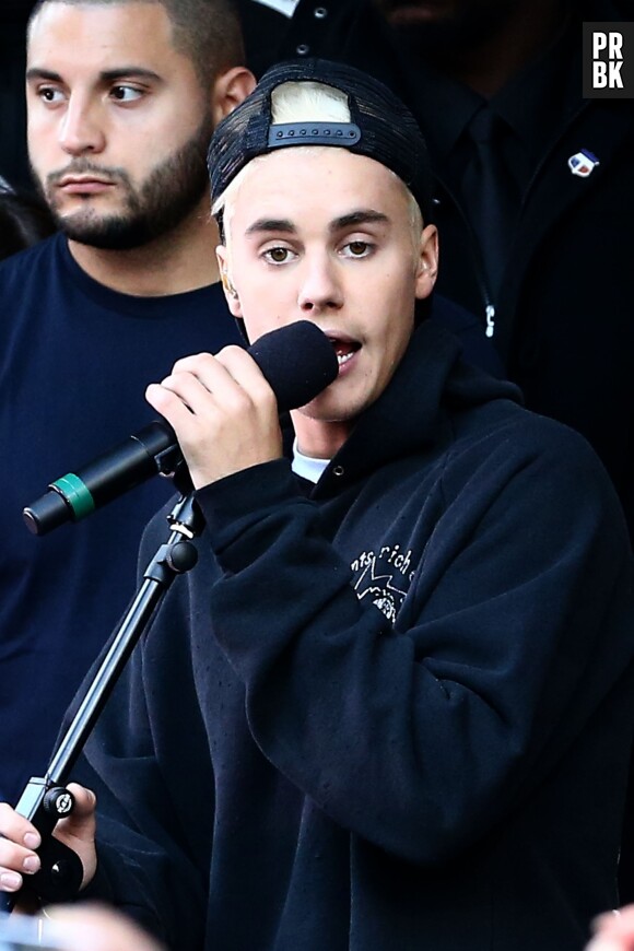 Justin Bieber : émeute et concert inédit pour ses fans devant les studios de NRJ à Paris, le 16 septembre 2015