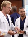 Grey's Anatomy saison 12, épisode 2 : Kevin McKidd (Owen) et Jesse Williams (Jackson) sur une photo
