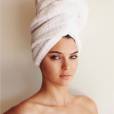 Kendall Jenner en serviette pour Mario Testino