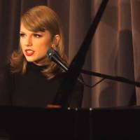 Taylor Swift : confidences sur Harry Styles avant une version acoustique d&#039;Out of the Woods