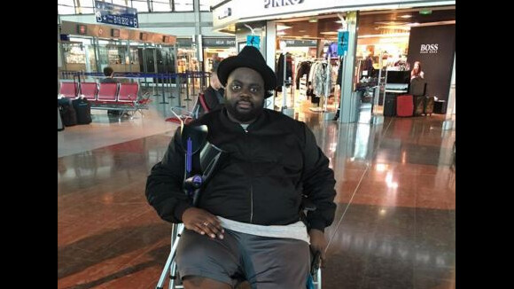 Issa Doumbia se blesse après les NMA 2015 : "6 semaines de plâtre" pour l'humoriste