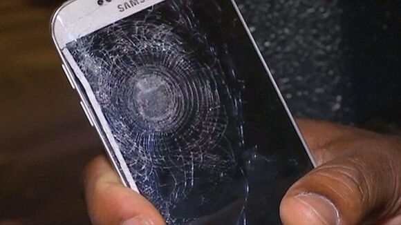 Présent au Stade de France au moment de l'attentat, son téléphone lui a sauvé la vie