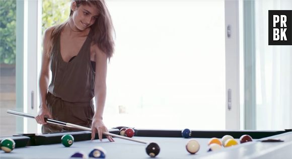 Selena Gomez et les Anges de Victoria's Secret dans un lip sync sexy