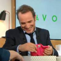 Jean Dujardin et Nathalie Péchalat parents : l&#039;acteur reçoit un cadeau de naissance dans C à Vous