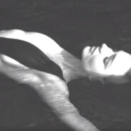 Miranda Kerr topless pour Love Magazine : 7 GIFs qui vont vous donner envie de nager avec elle