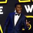 John Boyega s'éclate à l'avant-première de Star Wars 7 à Londres