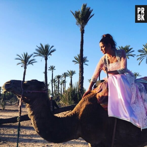 Coralie Porrovecchio (Secret Story 9) : balade en chameau au Maroc