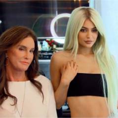 Kylie Jenner apprend à Caitlyn Jenner comment prendre la pose sexy