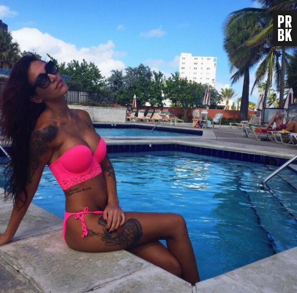Julia Paredes sexy en bikini sur Instagram