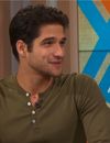 Tyler Posey ému par la mort de sa mère en interview pour Access Hollywood