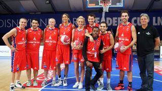 Malik Bentalha, Moundir, Elodie Gossuin... : match de basket à Disney pour la bonne cause