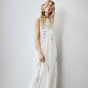 Robe de mariée H&M Conscious Exclusive printemps-été 2016. Courtesy of H&M
