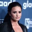 Demi Lovato sur le tapis rouge des GLAAD Awards 2016 le 2 avril à Los Angeles