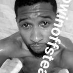 Usher nu sur Snapchat : son selfie moqué sur le web
