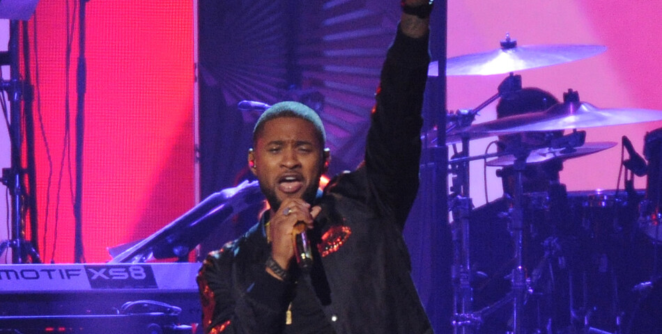 Usher habillé en concert, c&#039;est quand même mieux