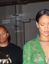 Rihanna ose le look total transparence en pleine rue : sexy !
