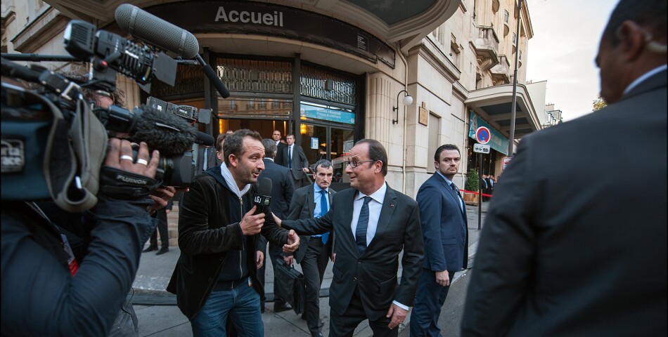 Cyrille Eldin interviewe François Hollande pour le Grand Journal de Canal +