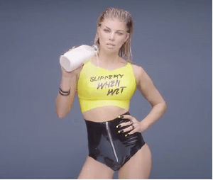 Fergie : le clip de M.I.L.F. $ en GIFs