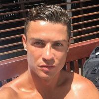 Cristiano Ronaldo en vacances : CR7 s&#039;affiche très proche d&#039;une mystérieuse blonde 💋
