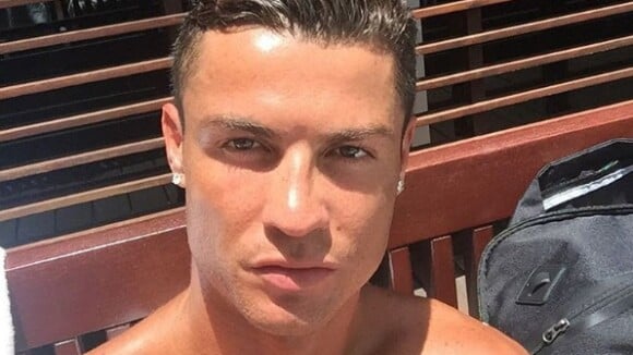 Cristiano Ronaldo en vacances : CR7 s'affiche très proche d'une mystérieuse blonde ?