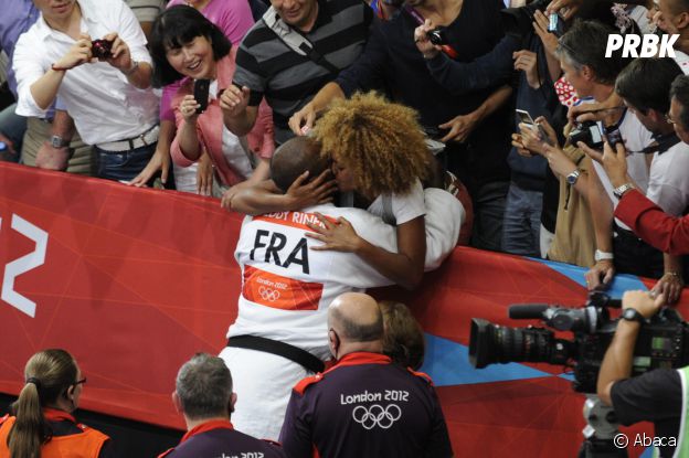 Teddy Riner retrouve sa compagne Luthna Plocus après sa victoire aux JO 2012