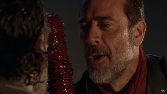 The Walking Dead saison 7 : bain de sang et Rick en danger dans un extrait flippant