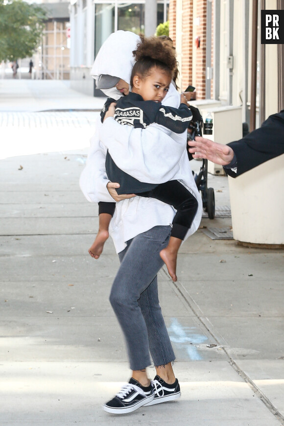 Kim Kardashian avec sa fille, après son agression à Paris.