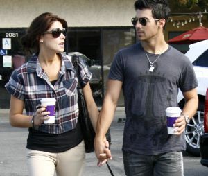 Joe Jonas raconte comment il a perdu sa virginité avec Ashley Greene, alias Alice dans Twilight.