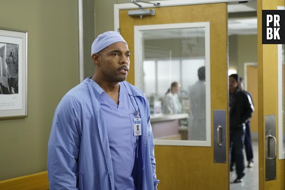 Grey's Anatomy saison 13, épisode 6 : Ben (Jason George) sur une photo