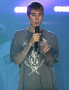 Justin Bieber frappe un fan jusqu'au sang, la vidéo polémique !