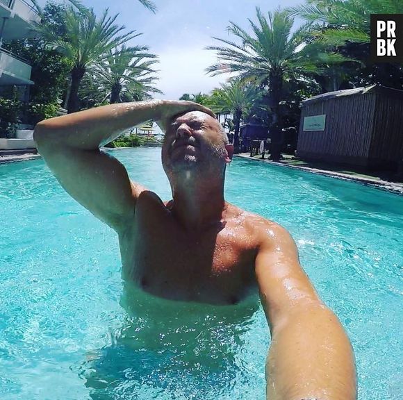 Cauet dévoile son salaire dans TPMP et ce qu'il en fait